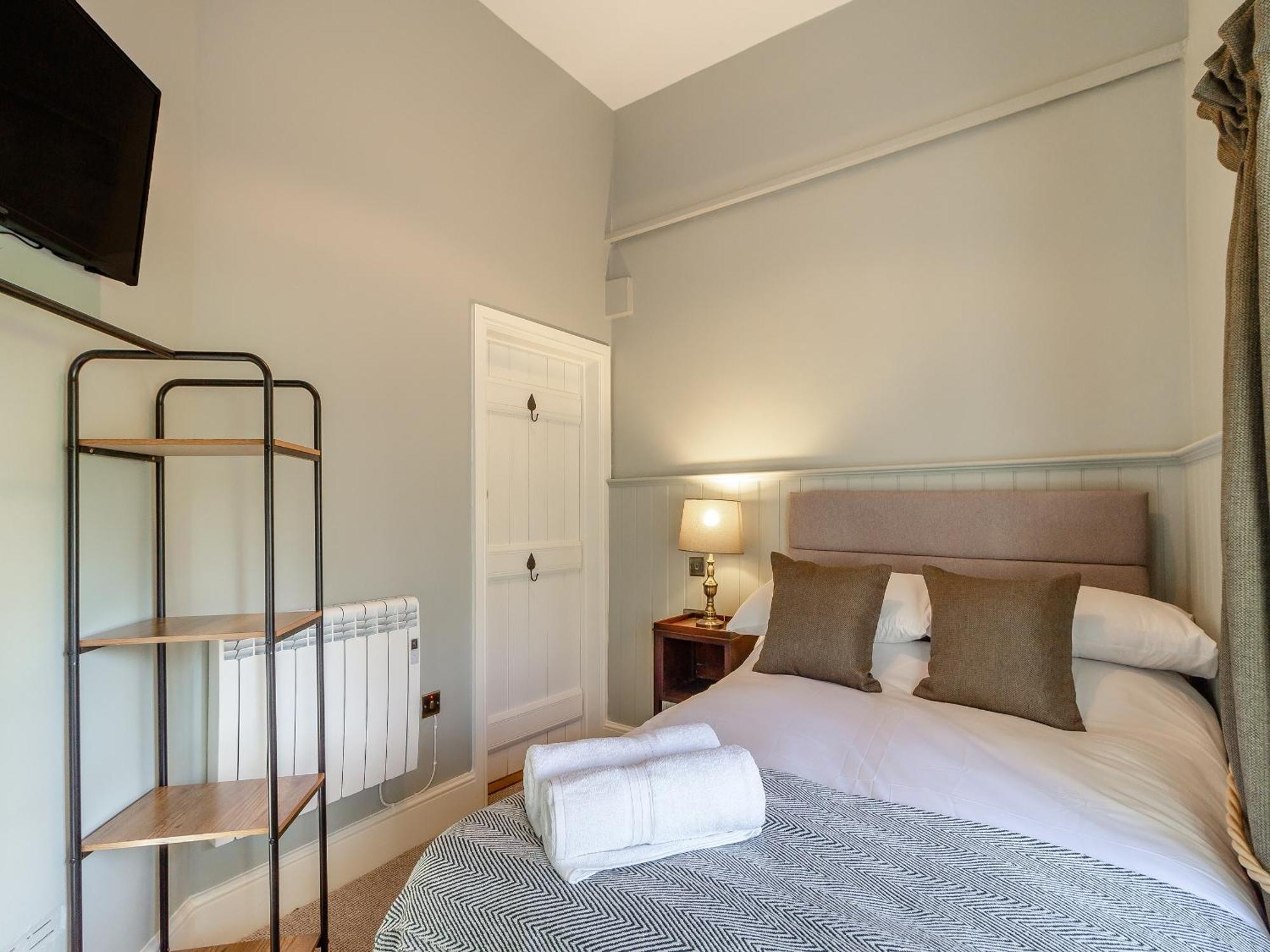 The Lodge Wonastow Экстерьер фото